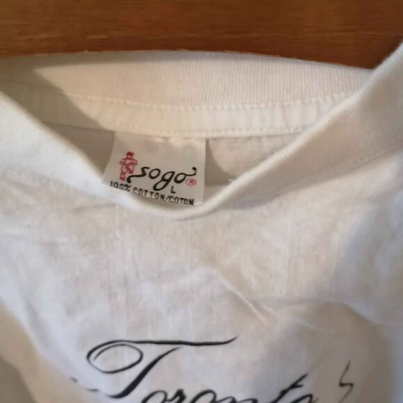 VINTAGE TORONTO SOUVENIR TOURIST SHIRT GLAMOUR GIRL - Picture 2 of 3
